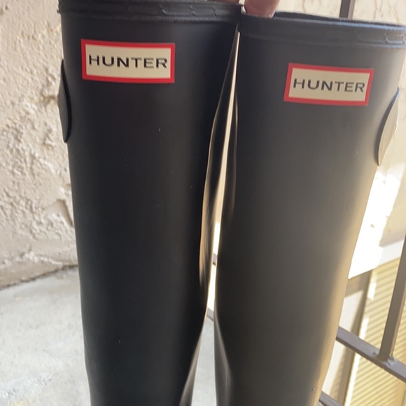 Size 9 women’s black hunter boots - Picture 4 of 6